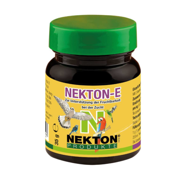 Vitamin E compound for breeding for birds and reptiles